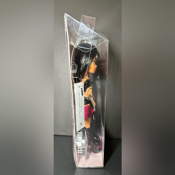 Bratz Kylie Doll - Picture 5 of 7